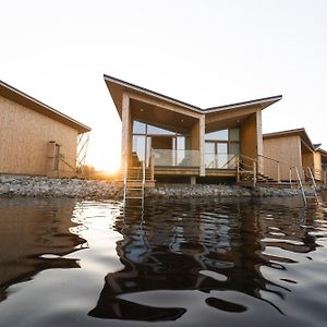 Bella Lake Resort